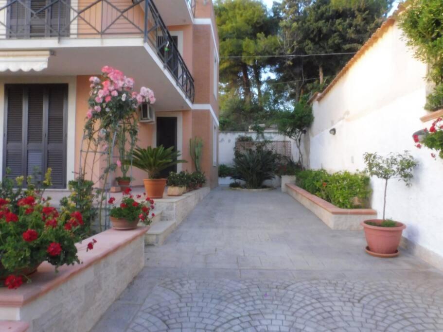 Appartamento In Villa A 100 Metri Dal Mare Fontane Bianche Esterno foto